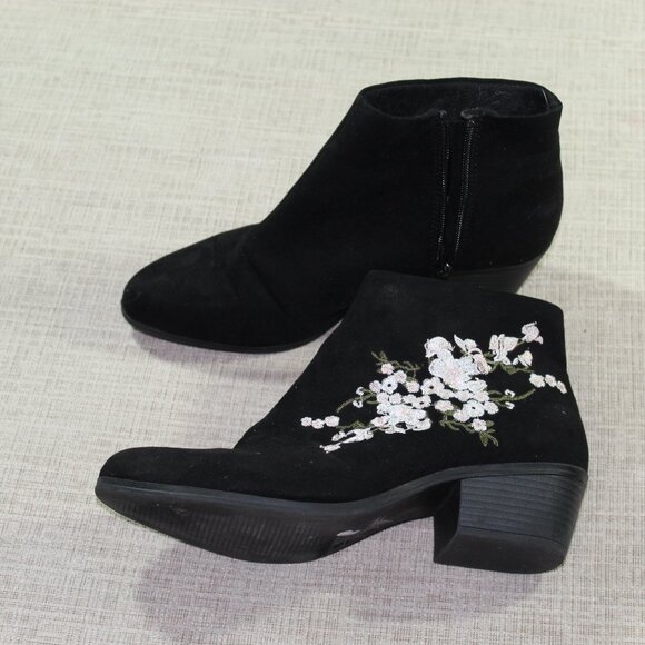 Justfabulous Size 10 Black Floral Embroidered Ankle Boots - Picture 1 of 6